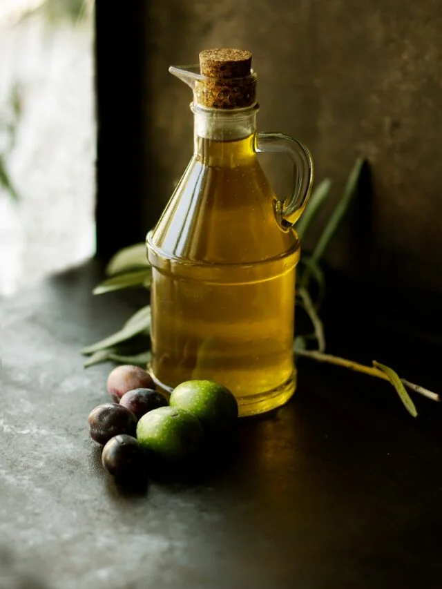 The Magic of Jojoba Oil: Tons of  Wellness & Benefits